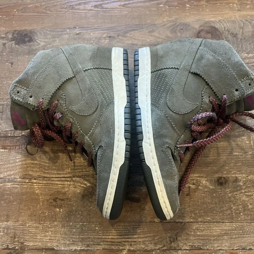 Nike SkyHi High Dunk Hidden Wedge Sneaker Shoes Green Suede Women’s Size 8 Rare